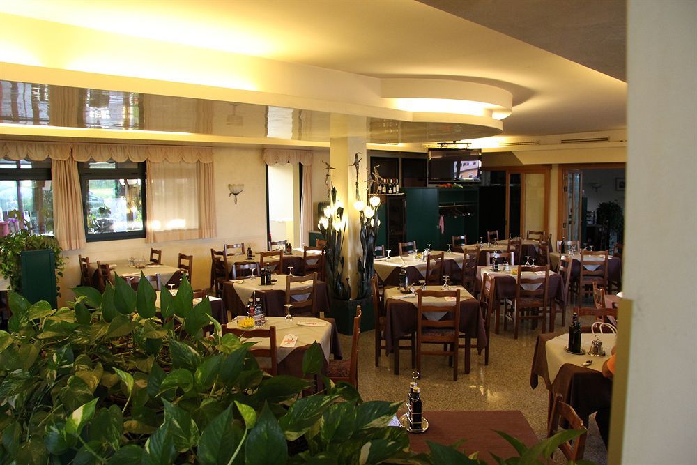 Hotel Gran Delta Rosolina Exterior foto